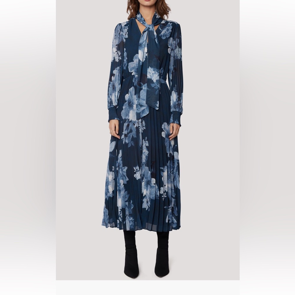 Elegant Blue Pleated Floral Tie Neck Dress